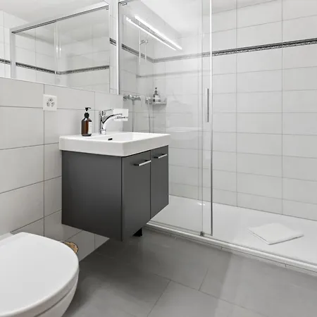 Centre De - 2 - Balcon & Patio * 萨斯费